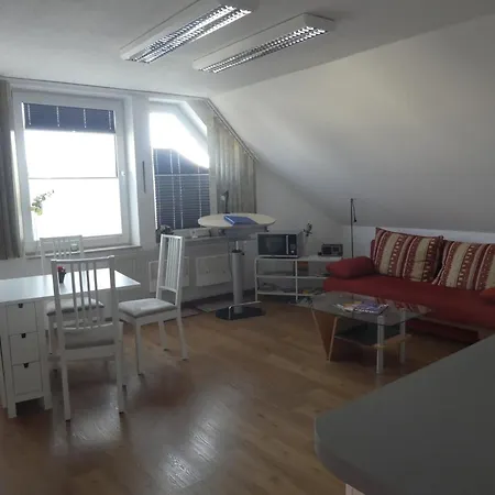 Gaeste-und Alt-olvenstedt, Zwei Schlafzimmer, Treppenlift, Ruhige Lage, Naehe Klinikum Und Abfahrten A 2 Und A 14 *