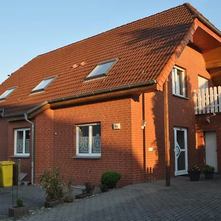 Gaeste-und Alt-olvenstedt, Zwei Schlafzimmer, Treppenlift, Ruhige Lage, Naehe Klinikum Und Abfahrten A 2 Und A 14 Apartment